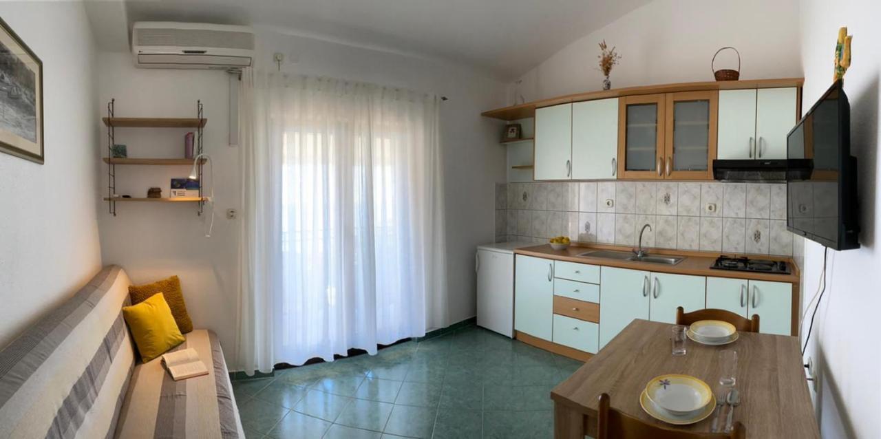 The Ana Apartments Komiža Extérieur photo