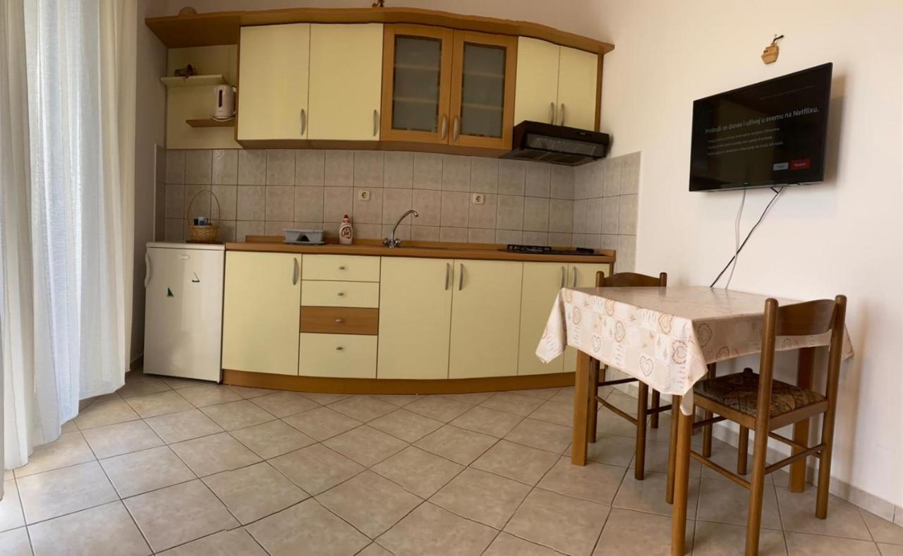 The Ana Apartments Komiža Extérieur photo