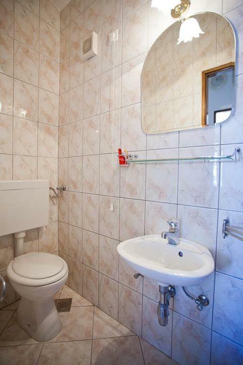 The Ana Apartments Komiža Extérieur photo