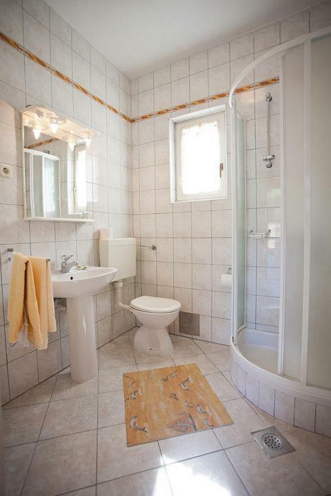 The Ana Apartments Komiža Extérieur photo